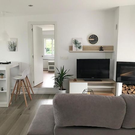 Casa Vanguardista En El Campo Cerca De Santiago Pontevedra Exteriör bild